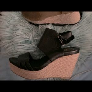 Vince Camuto 🌻 wedges